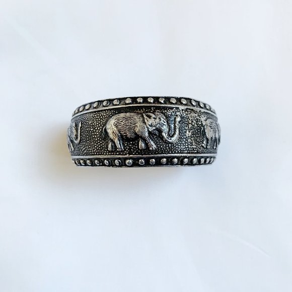 VINTAGE | SILVER ELEPHANT BANGLE - Picture 2 of 6